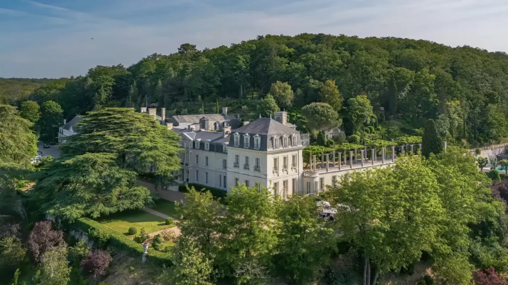Château mariage entre Tours et Saumur, le château de Rochecotte dans son écrin de verdure