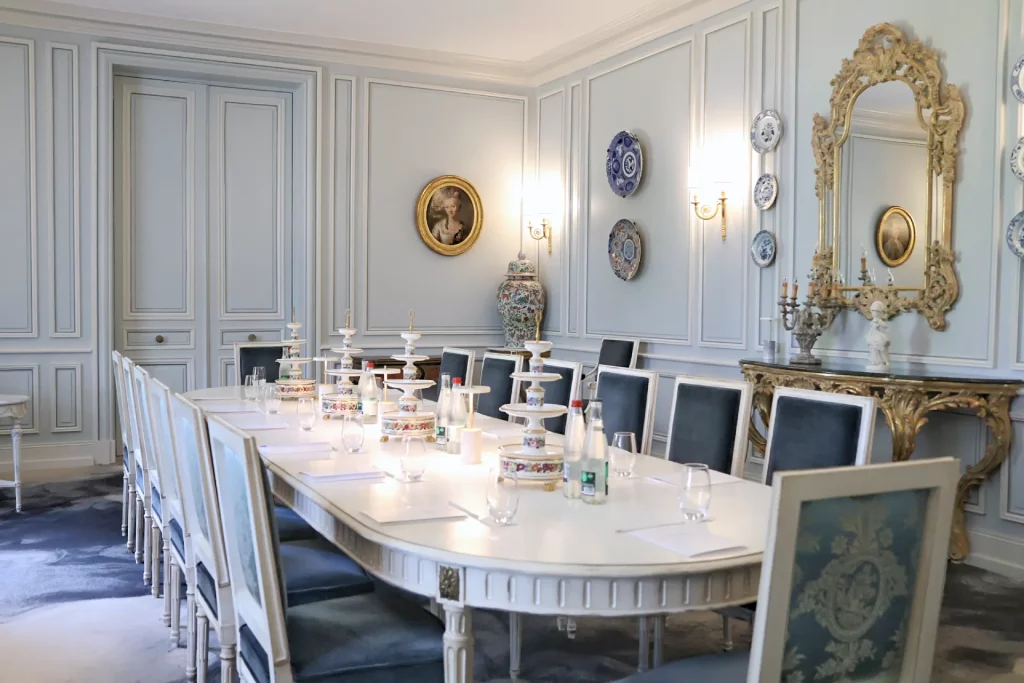 Ce salon
boudoir offre une ambiance
feutrée et intimiste