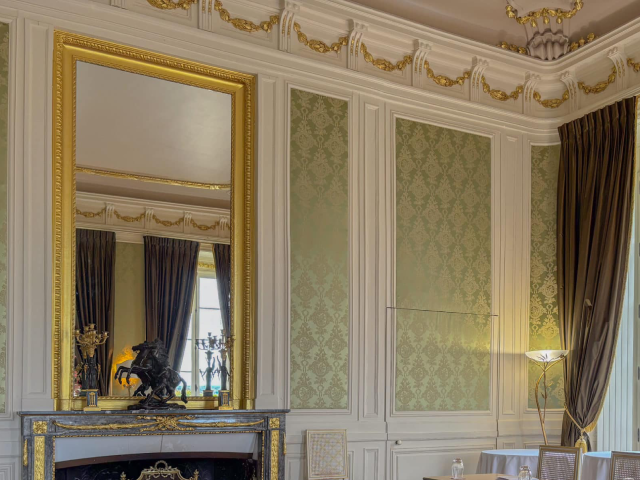 Grande salle de réception dès ses débuts, cet espace reçoit de
nombreuses personnalités tels que le Prince de Talleyrand,
Adolph Thiers et Honoré de Balzac